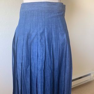 PLEATED CHAMBRAY MIDI SKIRT